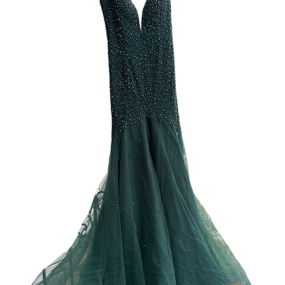 Elegant Green Evening Gown - Picture 3 of 16